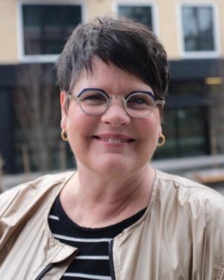 Karen Phillips's profile image