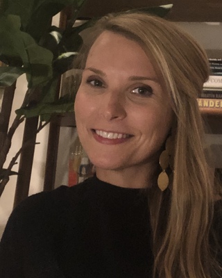 Lisa Woodrich's profile image